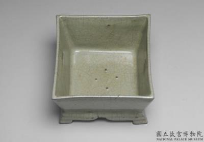 图片[2]-Rectangular censer with celadon glaze, Guan ware, Southern Song to Yuan dynasty, 13th-14th century-China Archive